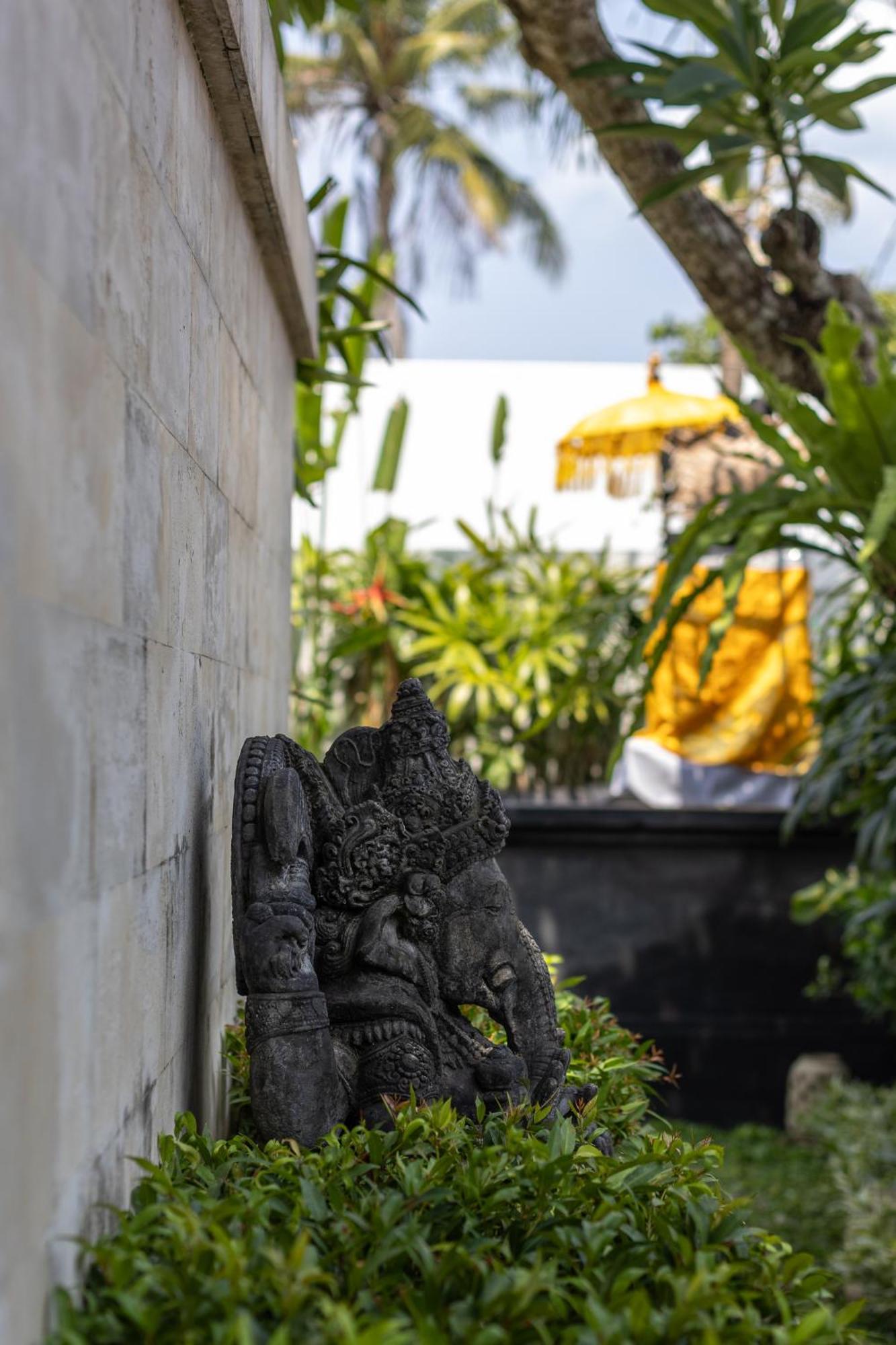 Kalm Bali Hotel Canggu  Exterior photo