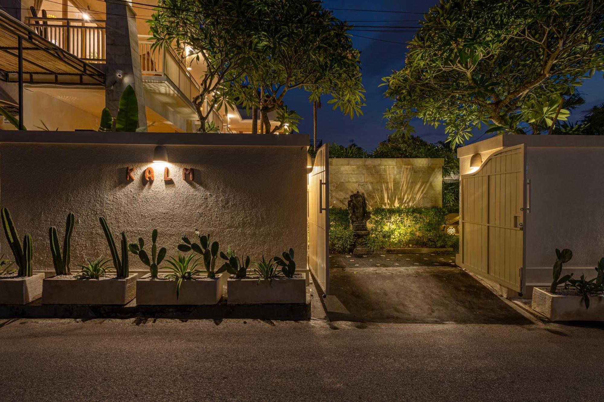 Kalm Bali Hotel Canggu  Exterior photo