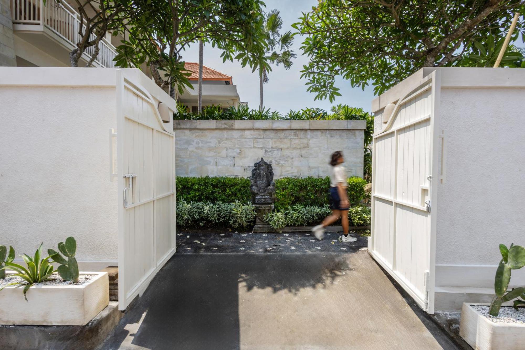 Kalm Bali Hotel Canggu  Exterior photo